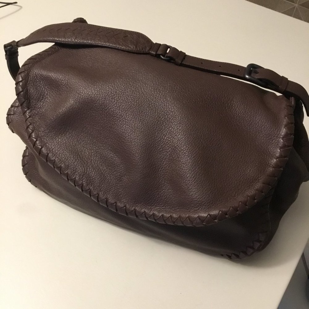 Hard-to-Find Bottega Veneta Nero Cervo Crossbody Bag